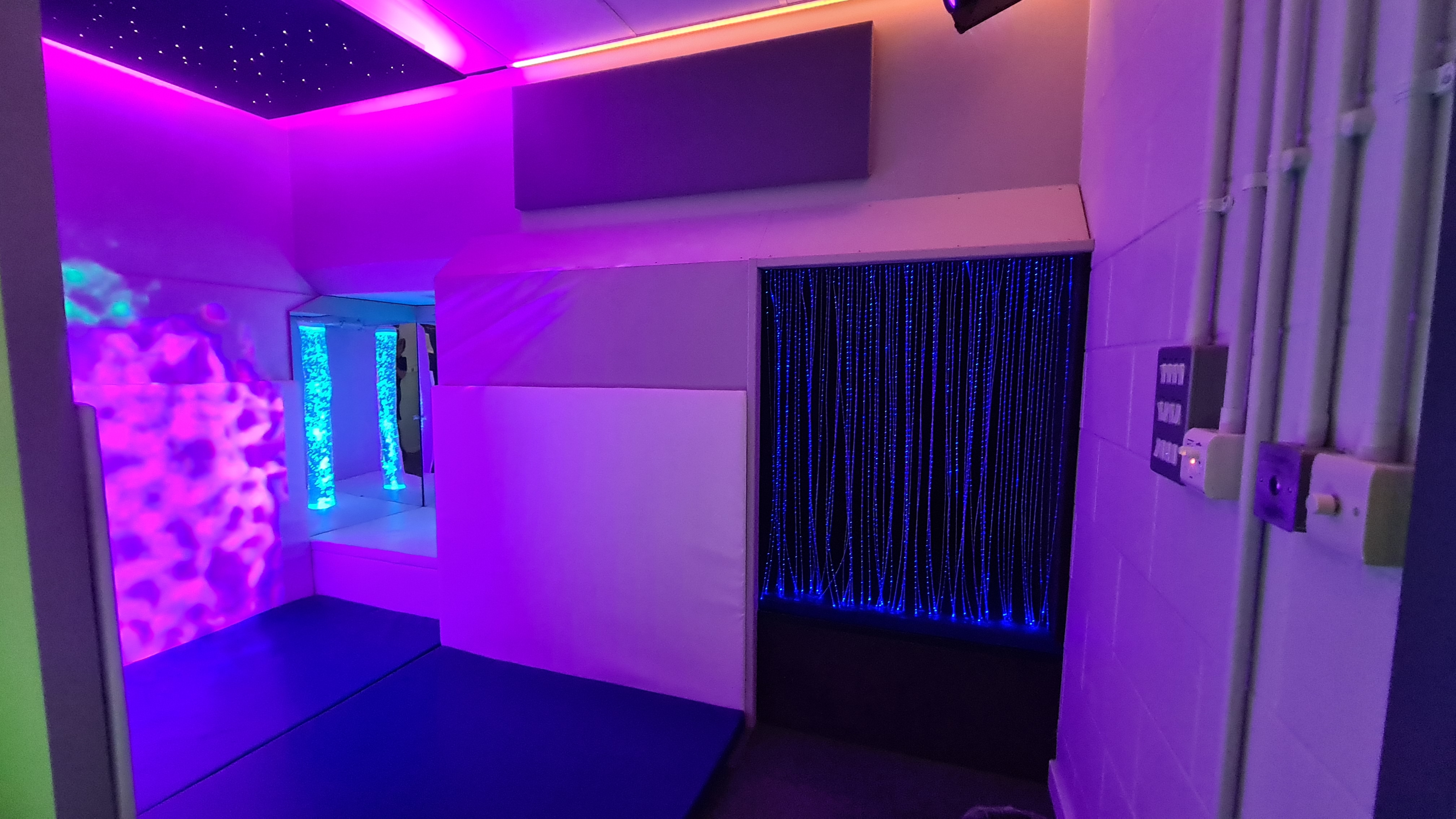 Rose School sensory room &mdash; mood-control LED and fibre-optics by Opus AV